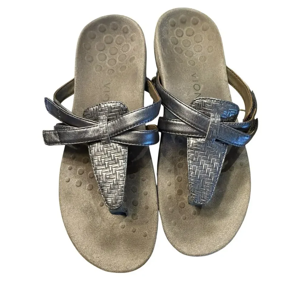 Vionic Karley Metallic Grip Closure Sandals in a Women’s Size 8